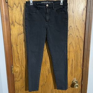AE black high rise jegging. 360 degrees super stretch. Sz 8 reg.